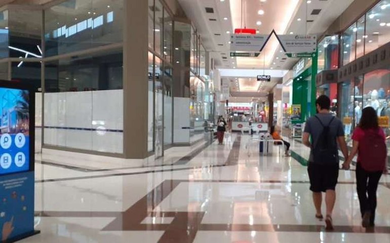 Comércio paulistano tem queda de 67% nas vendas de maio, diz ACSP