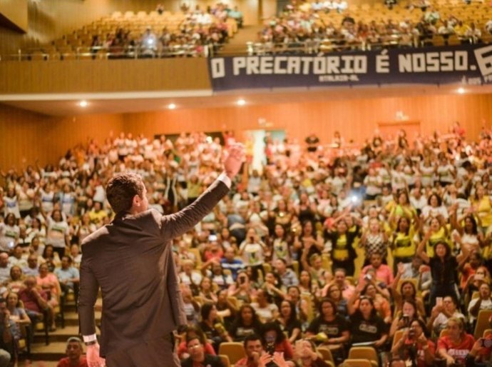 Gestão JHC consolida políticas de valorização dos professores e garante repasse histórico de precatórios