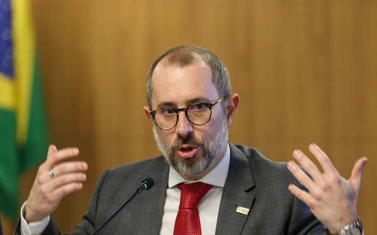 Descontos ilegais de aposentados do INSS serão devolvidos, diz governo