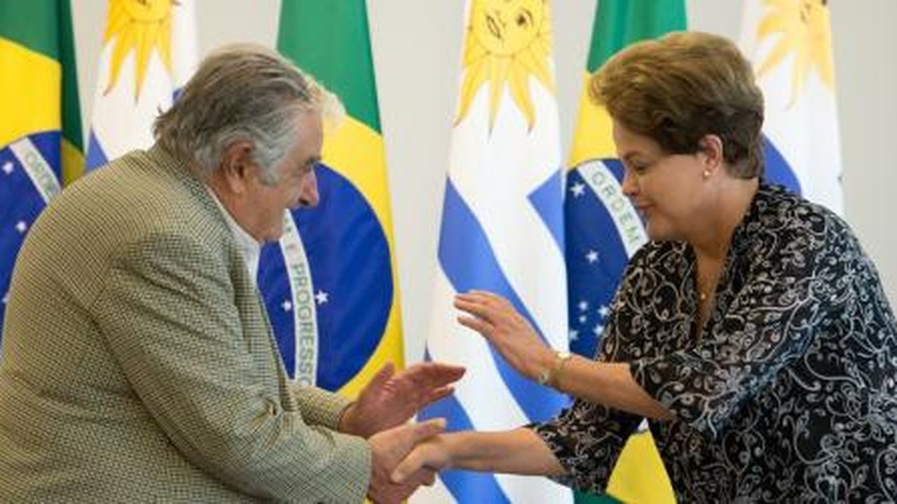 Dilma e Mujica discutem integração regional