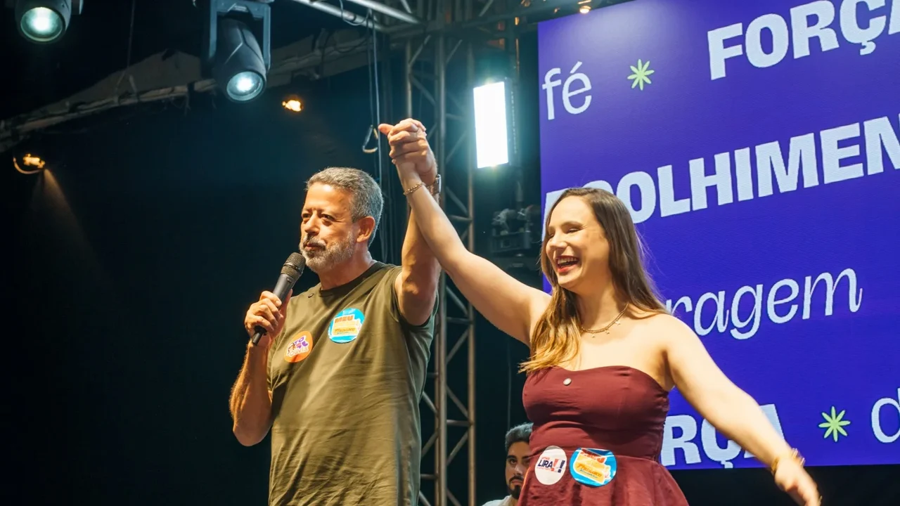 Arthur Lira demonstra força política em Maceió durante lançamento da pré-candidatura de Olívia Tenório