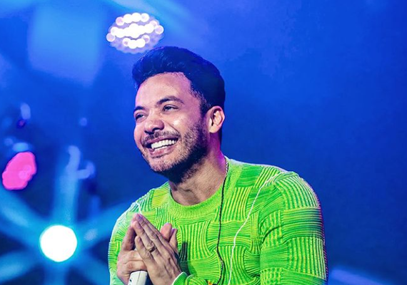 Wesley Safadão cancela show após travar a coluna: 'Muita dor'