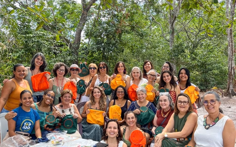 Artesãs de Minas Gerais participam de oficina de bordado em Penedo