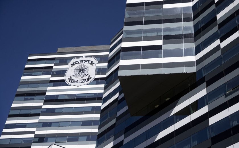 PF diz que Bolsonaro burlou STF e encaminhou 300 vídeos pelo WhatsApp 