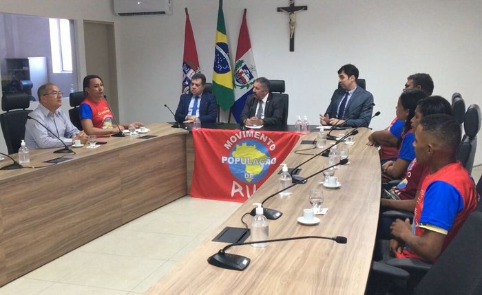 Reunião busca solução para violência que afeta moradores de rua