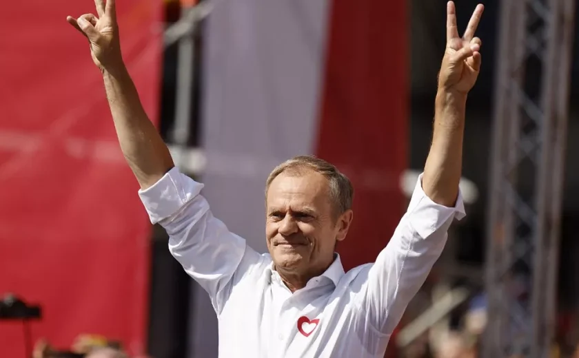 Partido centrista de Tusk obtém vitória na Polônia, mostra apuração