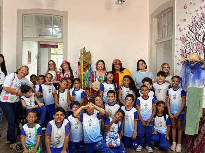 PCJE leva estudantes à Biblioteca Graciliano Ramos em ação de incentivo à leitura