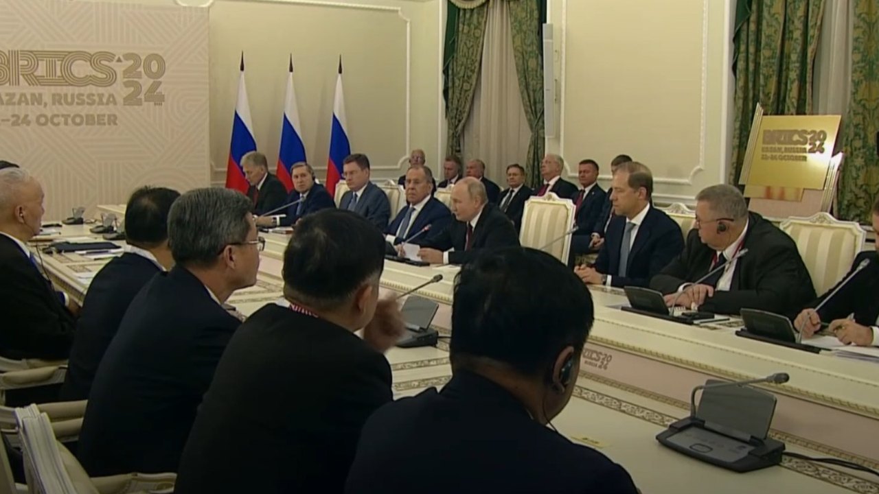 Putin elogia resiliência de Lula na Conferência do BRICS, mesmo com limitações médicas