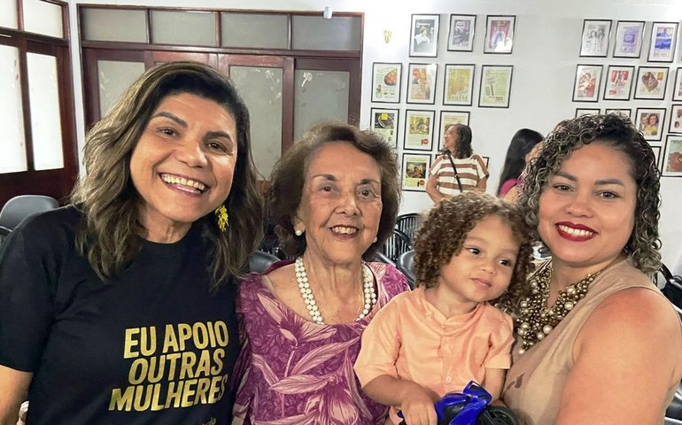 Mira Dantas recebe prêmio 'Mulheres que Inspiram' do Tribunal de Justiça de Alagoas