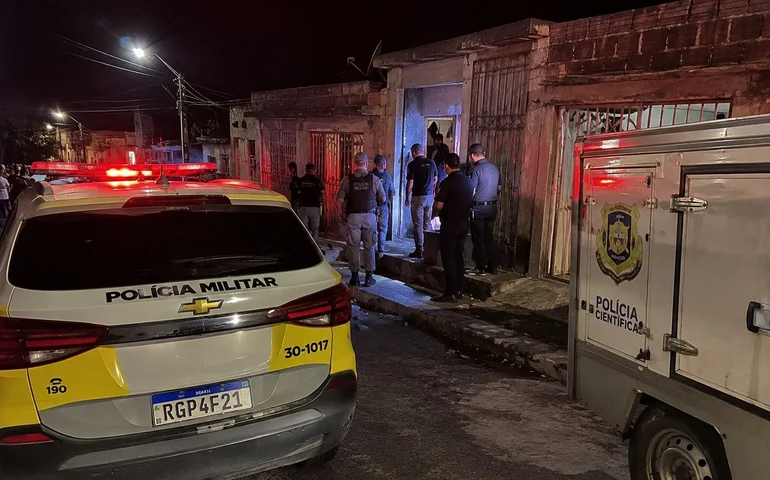 Homem é executado com 10 tiros dentro de casa no Benedito Bentes