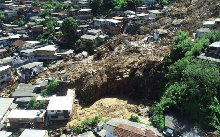 Chuva em Petrópolis e crise climática desafiam técnicas de prever o tempo
