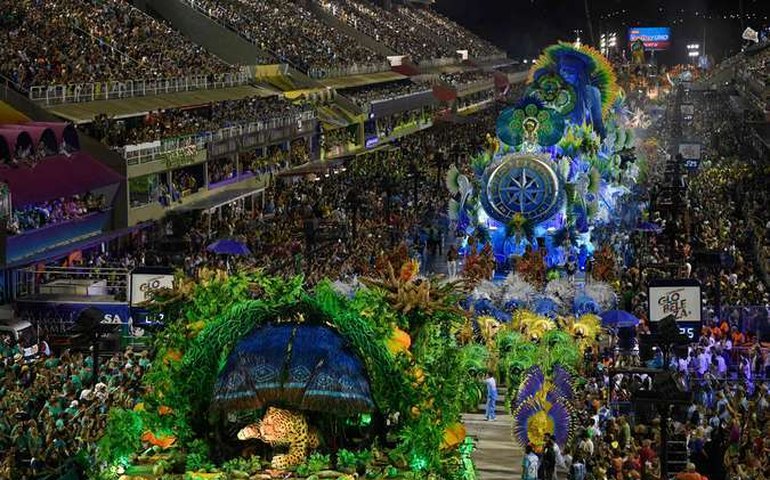 Desfiles de carnaval do Rio dependem de vacina até setembro, afirma Liesa