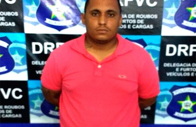 Polícia Civil prende acusado de roubar veículo em Maceió