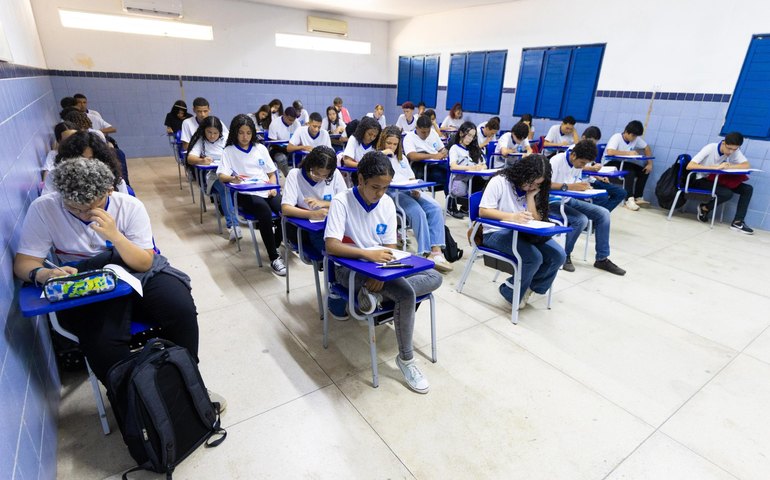 Escolas estaduais realizam avaliação diagnóstica do ensino médio em Alagoas