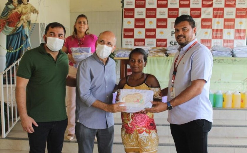 Gestantes assistidas pelo CRIA em Penedo recebem enxoval para bebê
