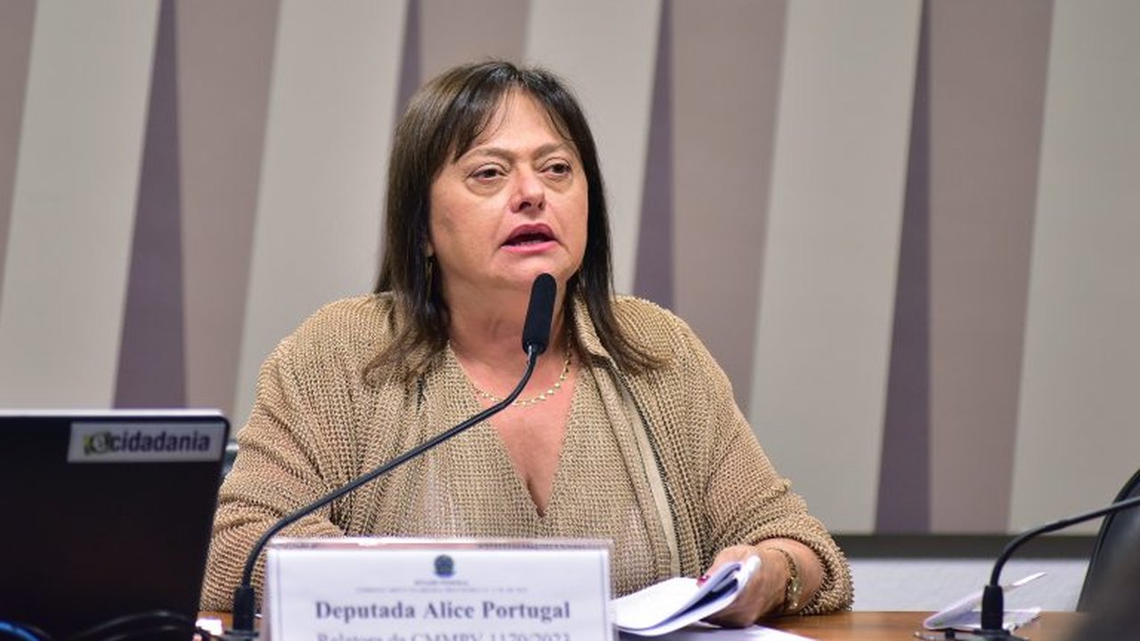 Comissão mista aprova MP da recomposição salarial de servidores do Executivo federal