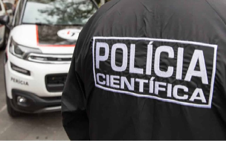 Polícia Científica realiza perícia em veículos recuperados em Arapiraca