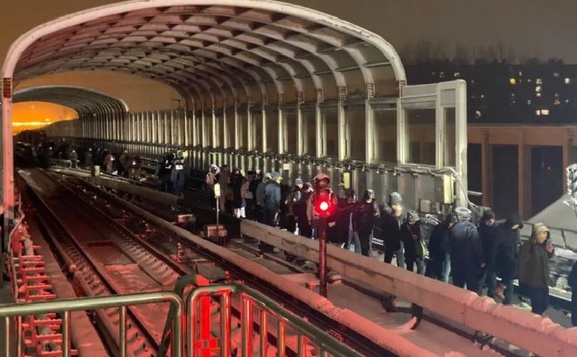 Acidente de metrô na capital da China deixa mais de cem feridos