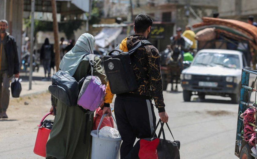 Israel deu 'ordem de retirada e imediatamente começou a lançar bombas', conta palestina em Rafah 