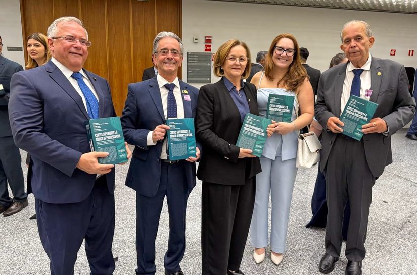 Presidente Fábio Bittencourt prestigia lançamento de livro no STJ sobre Código de Processo Civil