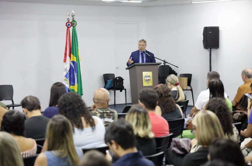 Subprocurador-geral do MPAL, Walber Valente, representa instituição no Prêmio Afrânio Menezes