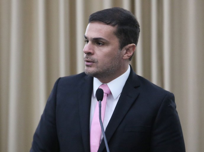 Alexandre Ayres propõe monitorização de alunos com diabetes tipo 1 na rede escolar