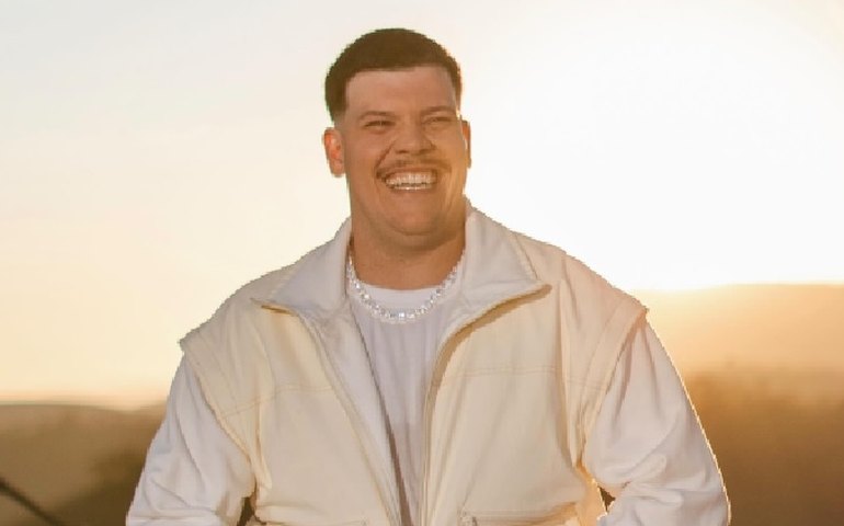 Ferrugem explica decisão de demolir casa para construir outra do zero e revela pedido de cômodo: 'Dor de cabeça'