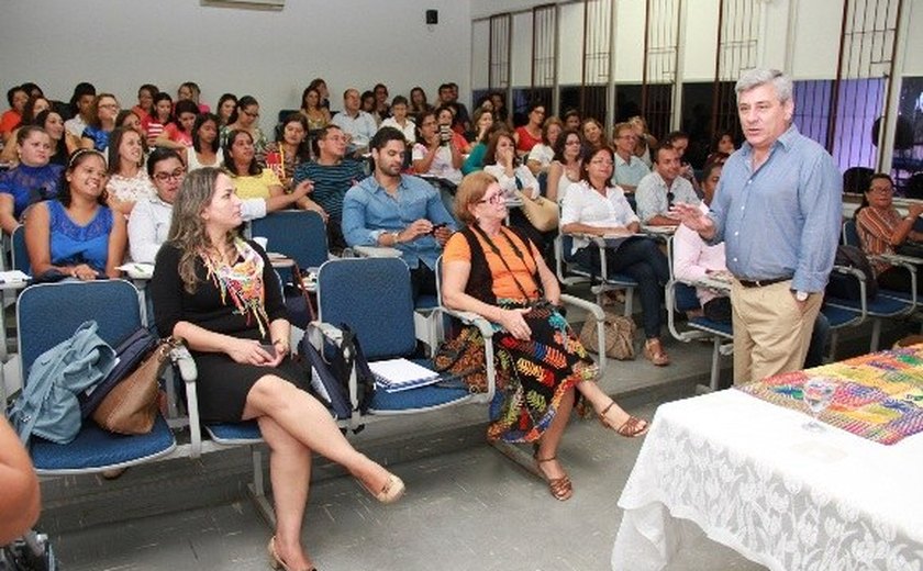 Encontro discute Educação de Jovens e Adultos no Brasil e em Portugal