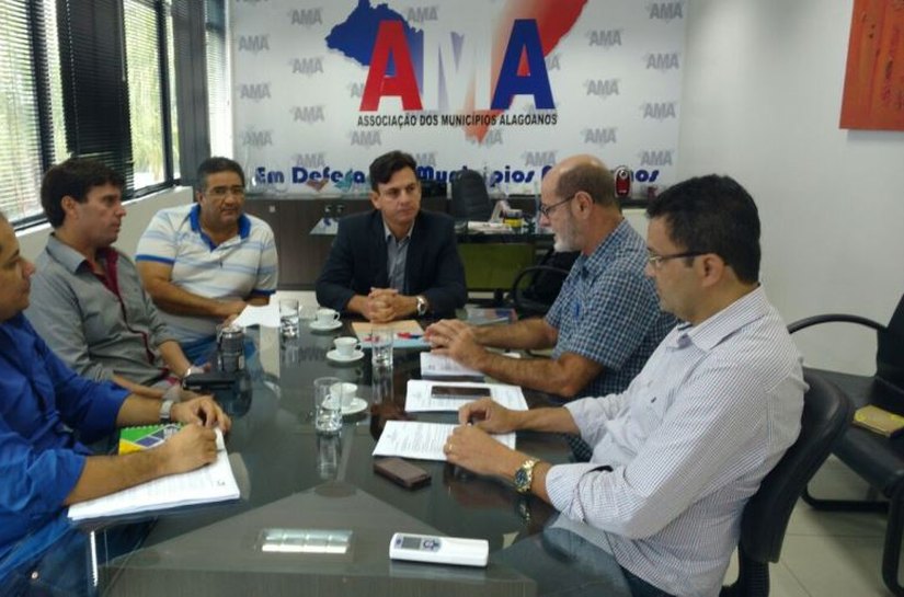 Cosems e AMA discutem problemas da Saúde que afetam os municípios