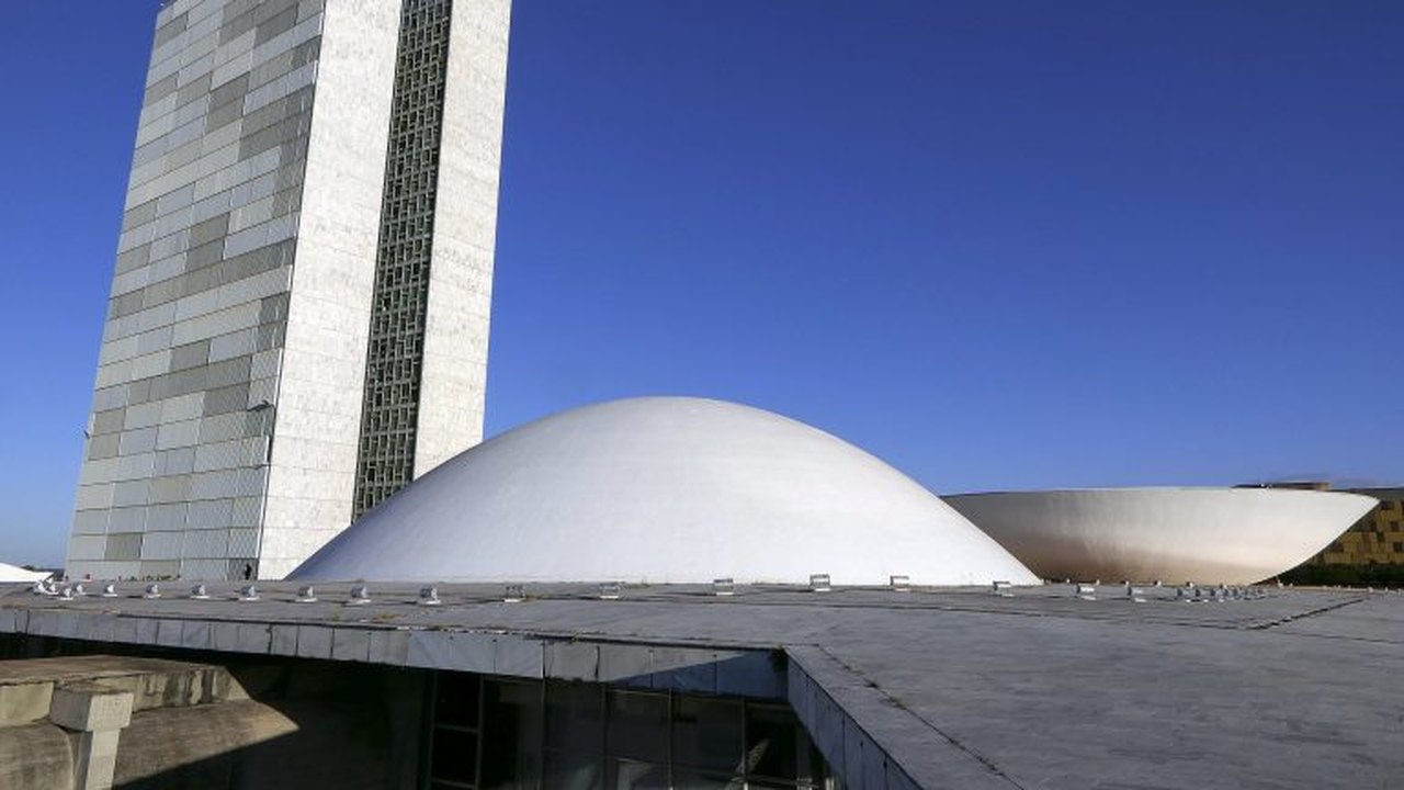 PEC dos agentes de saúde tem segunda sessão de discussão nesta terça