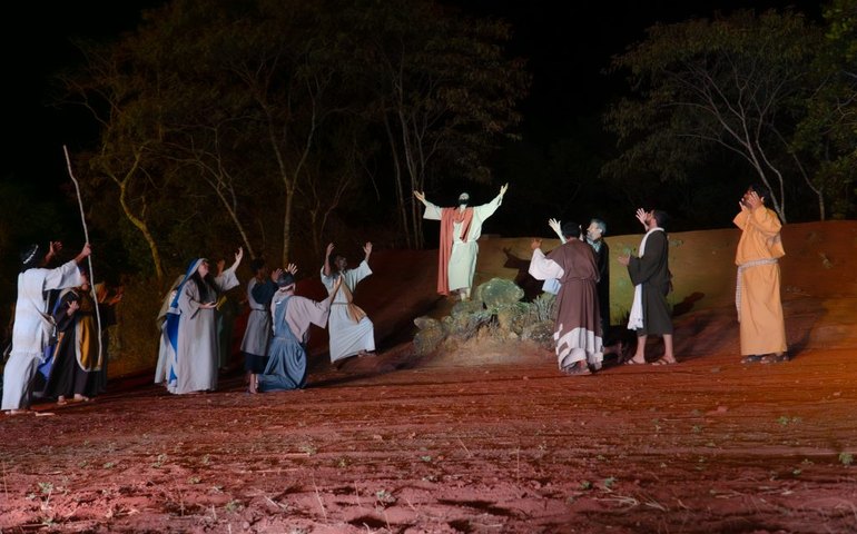 Com valorização dos artistas locais, Paixão de Cristo reúne fé e inovação em espetáculo com transmissão ao vivo