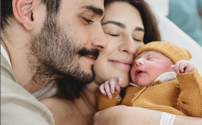 Nasce bebê de Fernanda Paes Leme e Victor Sampaio; veja primeira imagem de Pilar