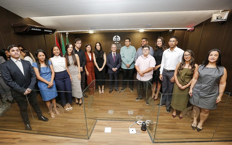 Reforço no Judiciário: Presidente Fábio Bittencourt empossa 14 novos técnicos para agilizar a Justiça