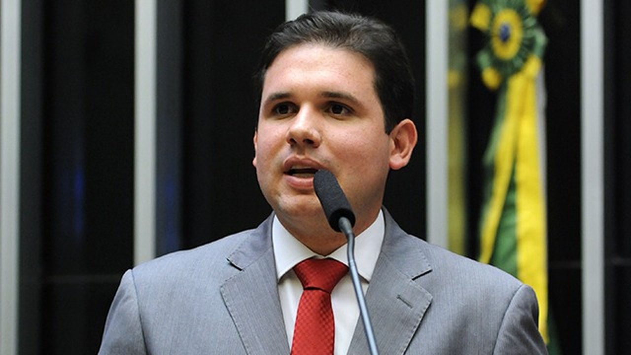Jornalista denuncia Hugo Motta: o 'estelionato político' do novo Presidente da Câmara