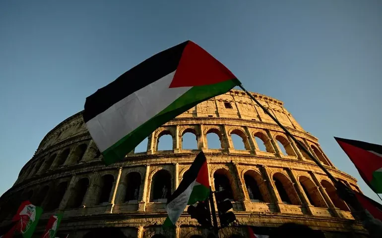 Atos pró-Palestina levam dezenas de milhares às ruas da Itália