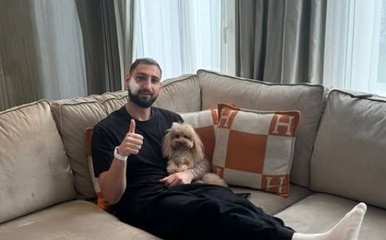 Zagueiro que acertou chute no rosto de Donnarumma denuncia ataques racistas