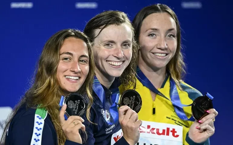 Itália conquista 2 pratas no Mundial de natação em Singapura