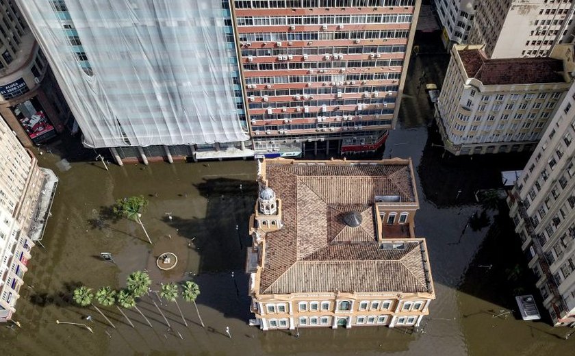 Lira renova dispensa de presença de deputados do Rio Grande do Sul