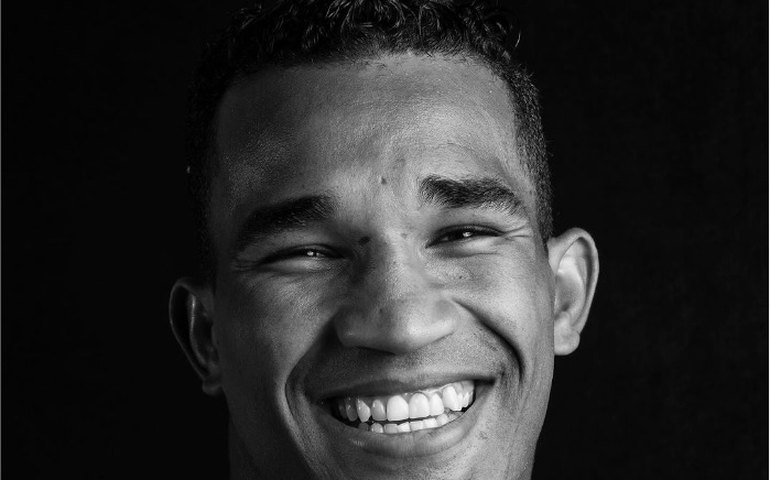 Esquiva Falcão tem novo empresário, prevê três lutas em 2024 e disputa de título no fim do ano