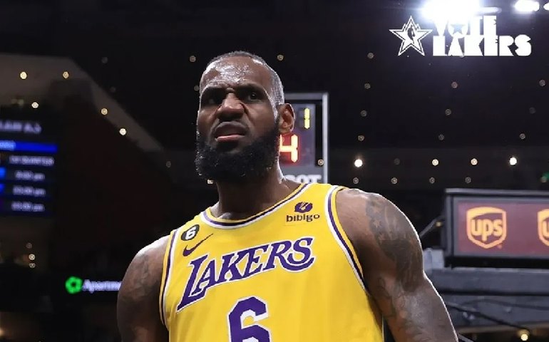 LeBron recebe homenagem, mas desfalca Lakers em derrota para os Bucks na NBA