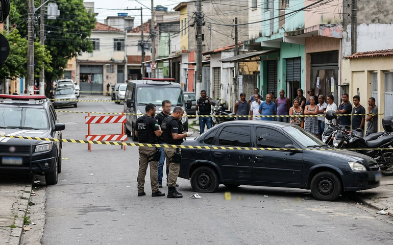 Mulher de 61 anos morre em troca de tiros durante ação policial em Cascadura