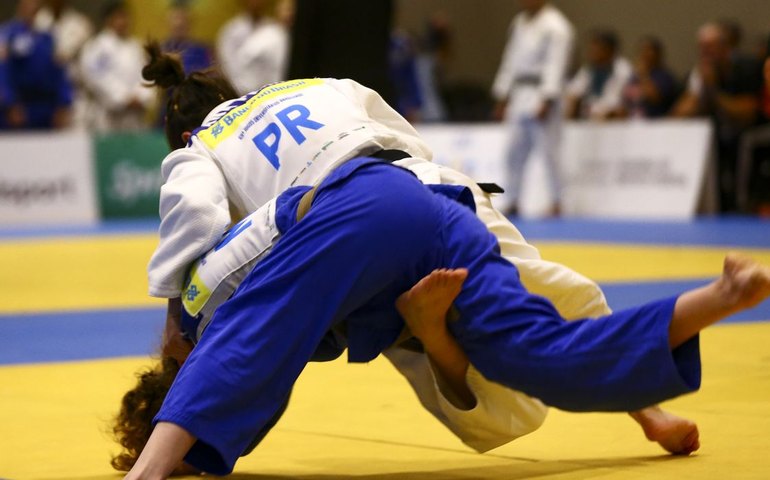 Bolsa Atleta terá reajuste de 12%; programa atende 8,7 mil pessoas