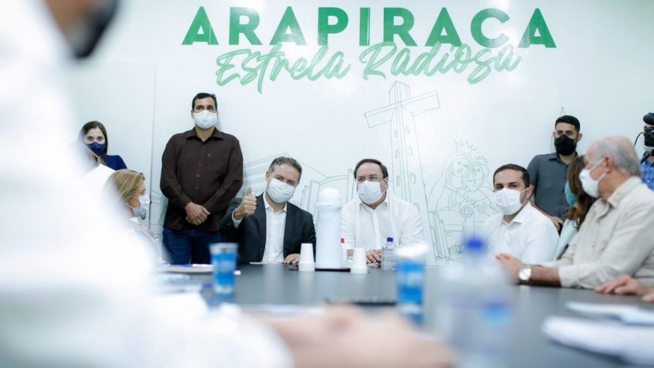 Governador e prefeito discutem revitalização urbanística e projeto do VLT de Arapiraca