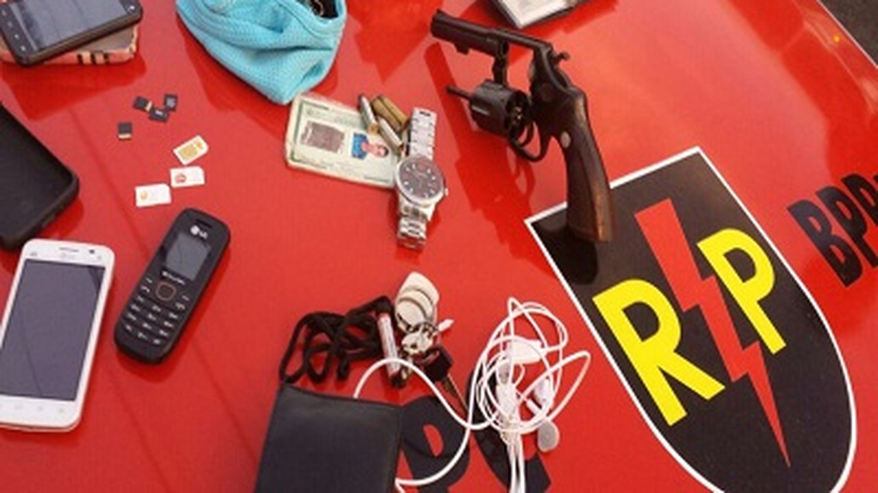 Batalhão de Radiopatrulha aprende duas armas de fogo durante operação em Maceió