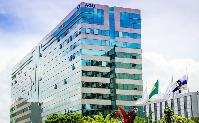 'Tarcísio está batendo na porta errada' e deveria procurar Lula, diz ministro da AGU