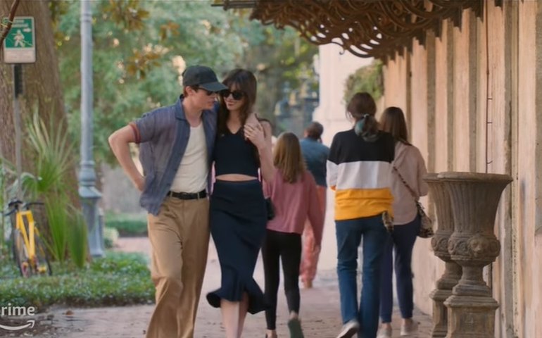 Anne Hathaway desafia padrões em 'Uma ideia de você'