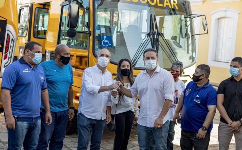 Governo de Alagoas amplia transporte escolar em Penedo