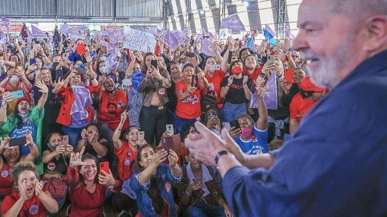 “Meu compromisso é com o povo pobre deste país”, diz Lula em encontro com mulheres na Brasilândia (SP)