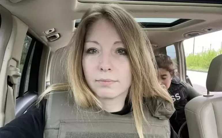 Ataque russo a restaurante deixa premiada escritora ucraniana gravemente ferida