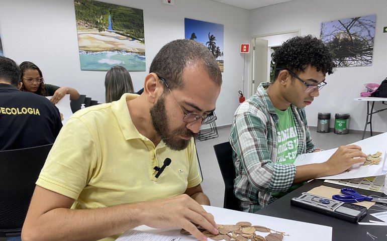 IMA promove oficina de preparação de amostras de plantas para o Herbário MAC
